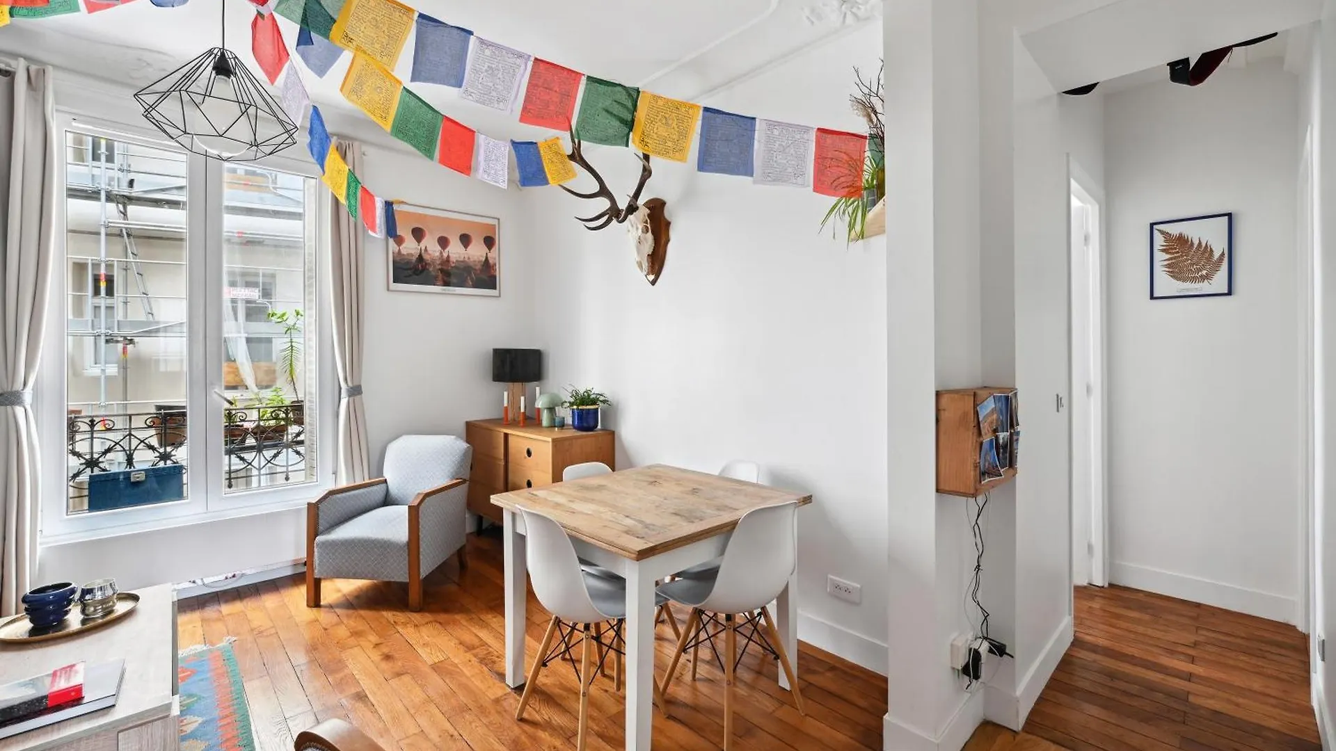 Apartment Veeve - The Colour Creative *